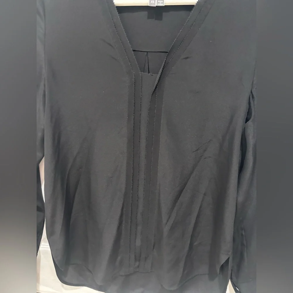 VINCE. Black Silk V-Neck, Blouse Size XS - Picture 5 of 8